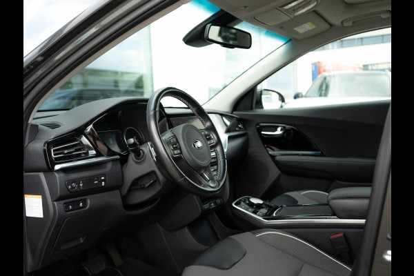 Kia e-Niro DynamicPlusLine 64 kWh SOH 98,7 % |Stoel en stuurverwarming | Schuif/-kanteldak | Achteruitrijcamera | Navigatie | Carplay | PDC voor & achter | Achteruitrijcamera
