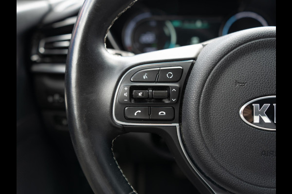 Kia e-Niro DynamicPlusLine 64 kWh SOH 98,7 % |Stoel en stuurverwarming | Schuif/-kanteldak | Achteruitrijcamera | Navigatie | Carplay | PDC voor & achter | Achteruitrijcamera