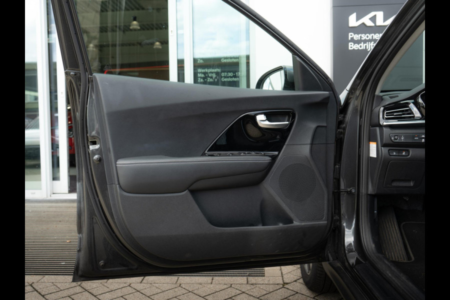 Kia e-Niro DynamicPlusLine 64 kWh SOH 98,7 % |Stoel en stuurverwarming | Schuif/-kanteldak | Achteruitrijcamera | Navigatie | Carplay | PDC voor & achter | Achteruitrijcamera