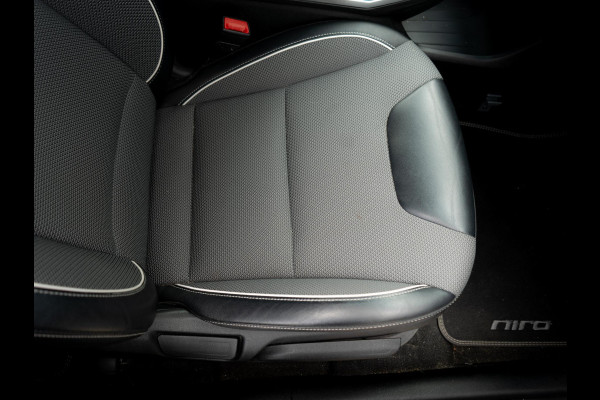 Kia e-Niro DynamicPlusLine 64 kWh SOH 98,7 % |Stoel en stuurverwarming | Schuif/-kanteldak | Achteruitrijcamera | Navigatie | Carplay | PDC voor & achter | Achteruitrijcamera