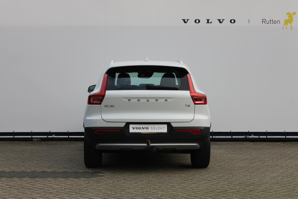 Volvo XC40 T3 163PK Automaat Business Pro Navigatie / Trekhaak / Adaptieve Cruise Control / 18" lichtmetalen velgen / Climare Control