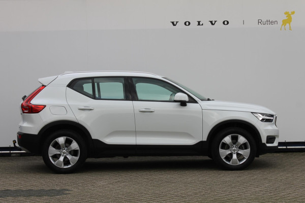 Volvo XC40 T3 163PK Automaat Business Pro Navigatie / Trekhaak / Adaptieve Cruise Control / 18" lichtmetalen velgen / Climare Control