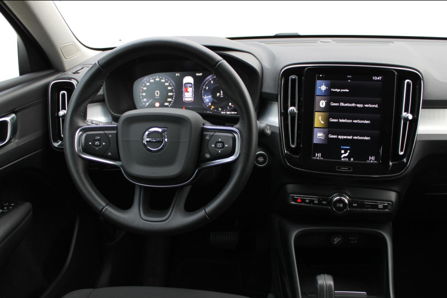 Volvo XC40 T3 163PK Automaat Business Pro Navigatie / Trekhaak / Adaptieve Cruise Control / 18" lichtmetalen velgen / Climare Control