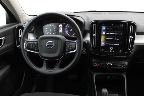 Volvo XC40 T3 163PK Automaat Business Pro Navigatie / Trekhaak / Adaptieve Cruise Control / 18" lichtmetalen velgen / Climare Control