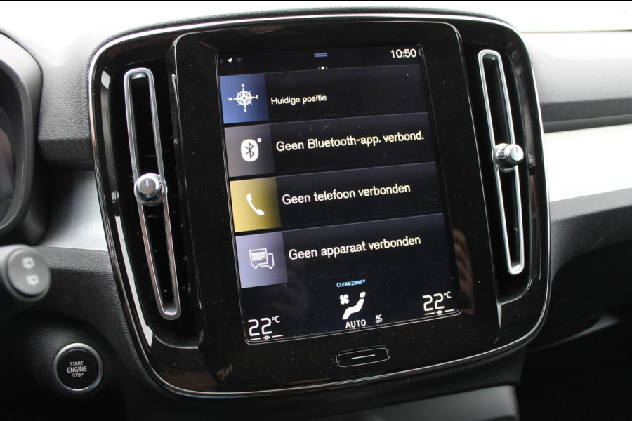 Volvo XC40 T3 163PK Automaat Business Pro Navigatie / Trekhaak / Adaptieve Cruise Control / 18" lichtmetalen velgen / Climare Control