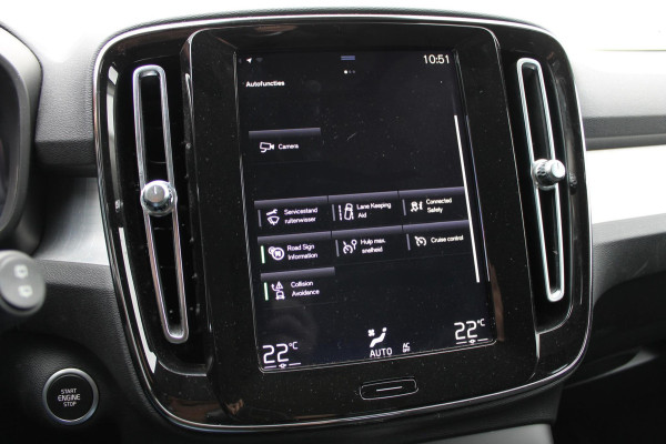 Volvo XC40 T3 163PK Automaat Business Pro Navigatie / Trekhaak / Adaptieve Cruise Control / 18" lichtmetalen velgen / Climare Control