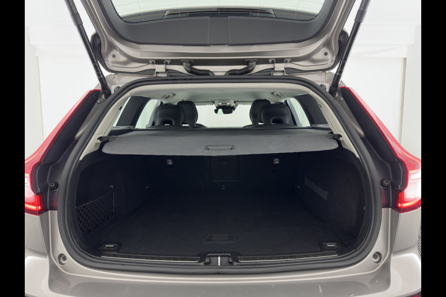 Volvo V60 2.0 D4 Momentum Pro (INCL.BTW) Aut. *LEATHER | FULL-LED | HEATED-COMFORTSEATS | DIGI-COCKPIT | CARPLAY | NAVI-FULLMAP | ECC | PDC | CRUISE | 17''ALU | TOWBAR*