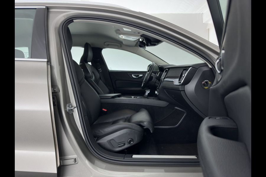 Volvo V60 2.0 D4 Momentum Pro (INCL.BTW) Aut. *LEATHER | FULL-LED | HEATED-COMFORTSEATS | DIGI-COCKPIT | CARPLAY | NAVI-FULLMAP | ECC | PDC | CRUISE | 17''ALU | TOWBAR*