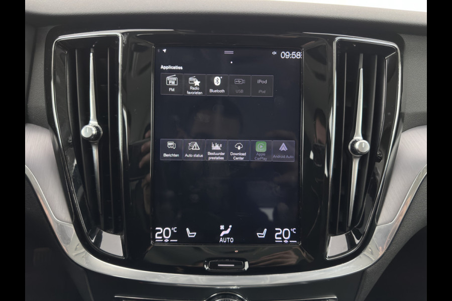 Volvo V60 2.0 D4 Momentum Pro (INCL.BTW) Aut. *LEATHER | FULL-LED | HEATED-COMFORTSEATS | DIGI-COCKPIT | CARPLAY | NAVI-FULLMAP | ECC | PDC | CRUISE | 17''ALU | TOWBAR*