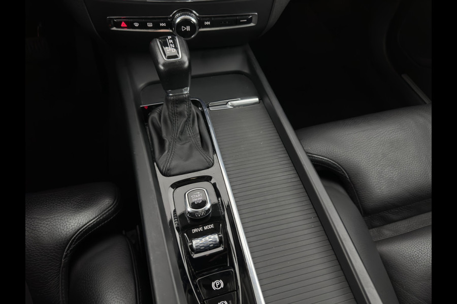 Volvo V60 2.0 D4 Momentum Pro (INCL.BTW) Aut. *LEATHER | FULL-LED | HEATED-COMFORTSEATS | DIGI-COCKPIT | CARPLAY | NAVI-FULLMAP | ECC | PDC | CRUISE | 17''ALU | TOWBAR*
