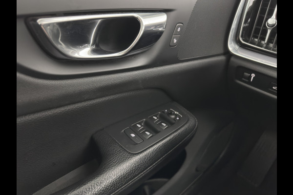 Volvo V60 2.0 D4 Momentum Pro (INCL.BTW) Aut. *LEATHER | FULL-LED | HEATED-COMFORTSEATS | DIGI-COCKPIT | CARPLAY | NAVI-FULLMAP | ECC | PDC | CRUISE | 17''ALU | TOWBAR*