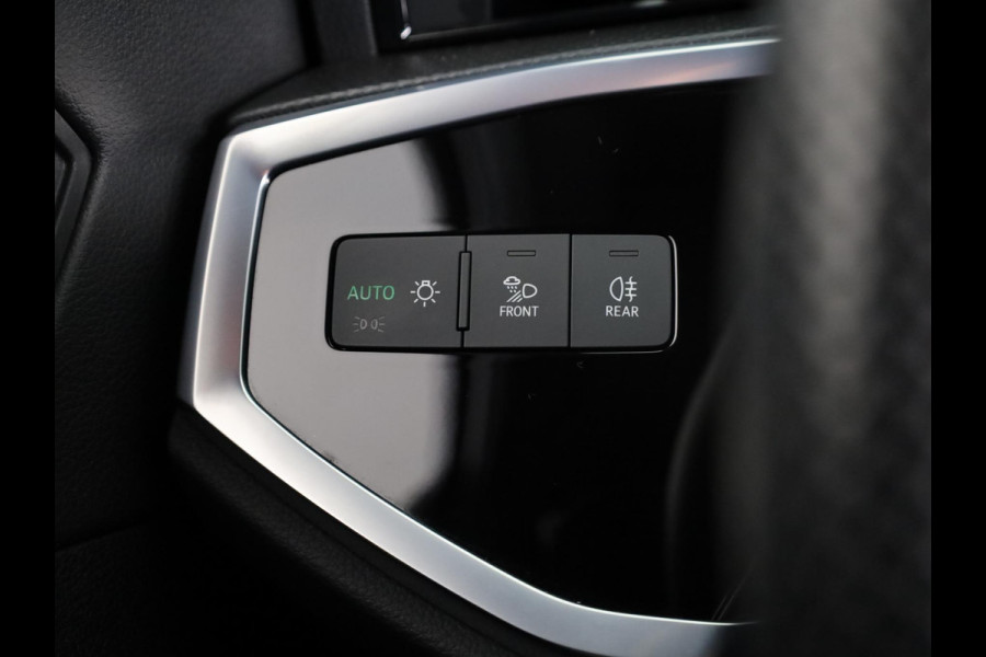 Audi Q3 Sportback 45 TFSI e S Edition 245pk | Navigatie | Elektrisch verstelbare voorstoelen | Sonos Audio | Adaptieve cruise controle | Stoelverwarming | S-line interieur