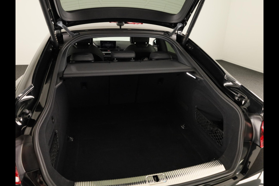 Audi A5 Sportback 35 TFSI S edition Competition 150pk | Panoramadak | Parkeercamera | Navigatie | S-line interieur |