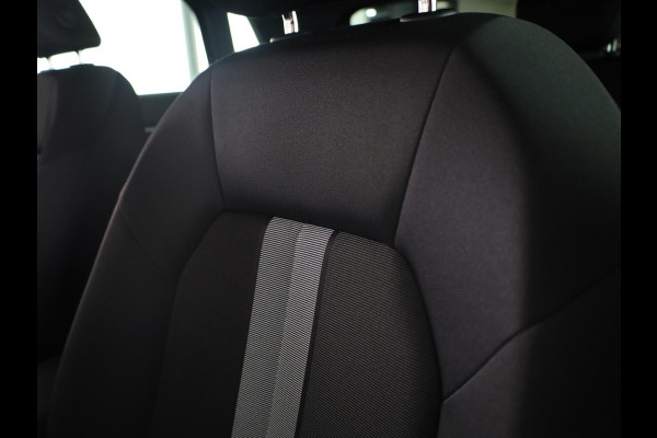 Audi A3 Sportback Pro Line 40 TFSI e 204 pk | Private lease vanaf € 717,- per maand | Afgevlakt sportstuur | Achteruitrijcamera | Dynamisch led verlichting |