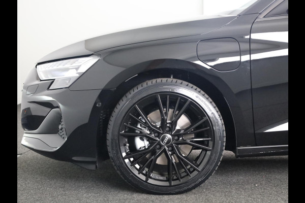 Audi A3 Sportback Pro Line 40 TFSI e 204 pk | Private lease vanaf € 717,- per maand | Afgevlakt sportstuur | Achteruitrijcamera | Dynamisch led verlichting |