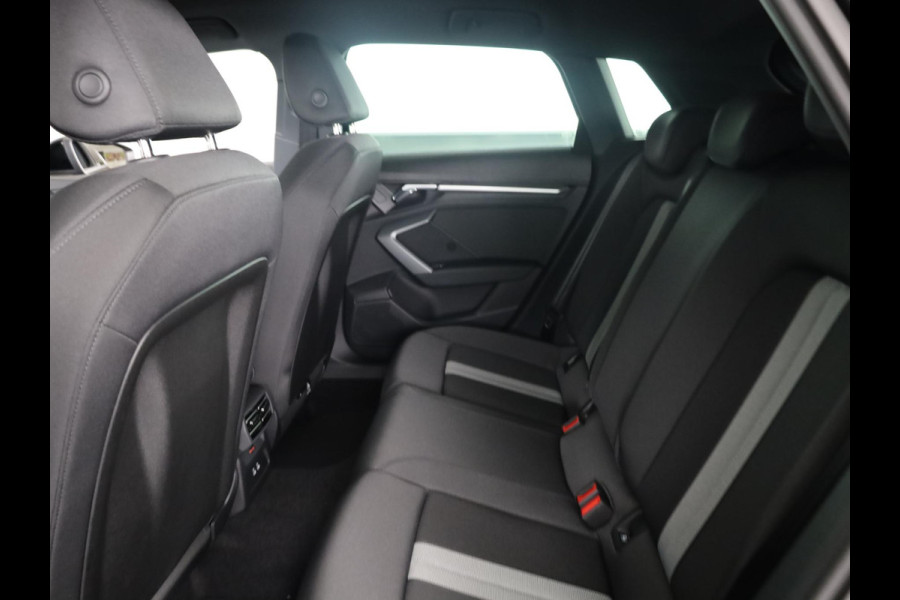 Audi A3 Sportback Pro Line 40 TFSI e 204 pk | Private lease vanaf € 717,- per maand | Afgevlakt sportstuur | Achteruitrijcamera | Dynamisch led verlichting |