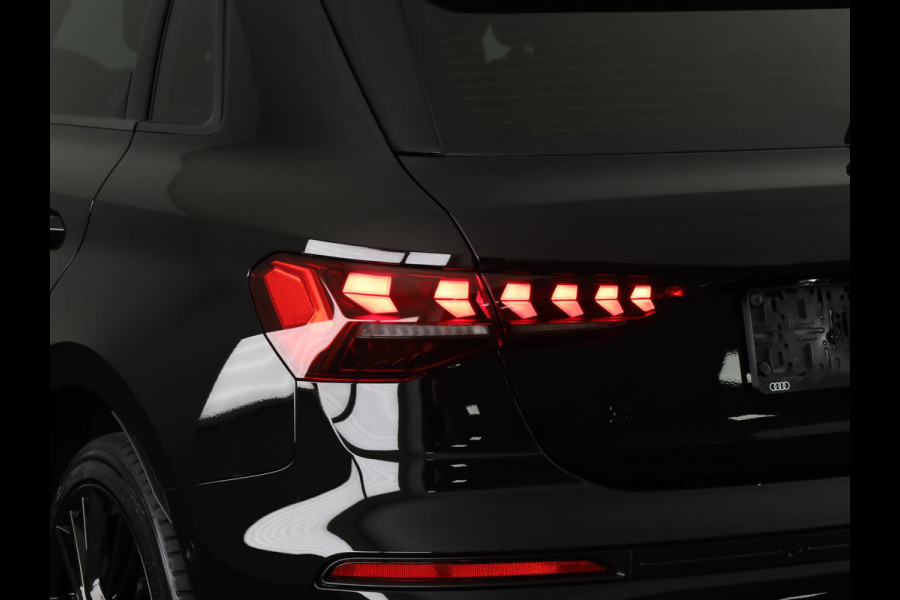 Audi A3 Sportback Pro Line 40 TFSI e 204 pk | Private lease vanaf € 717,- per maand | Afgevlakt sportstuur | Achteruitrijcamera | Dynamisch led verlichting |