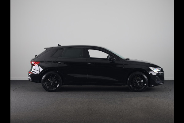 Audi A3 Sportback Pro Line 40 TFSI e 204 pk | Private lease vanaf € 717,- per maand | Afgevlakt sportstuur | Achteruitrijcamera | Dynamisch led verlichting |