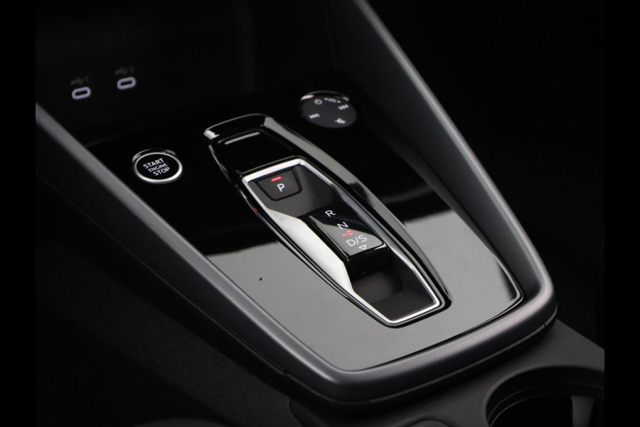 Audi A3 Sportback Pro Line 40 TFSI e 204 pk | Private lease vanaf € 717,- per maand | Afgevlakt sportstuur | Achteruitrijcamera | Dynamisch led verlichting |