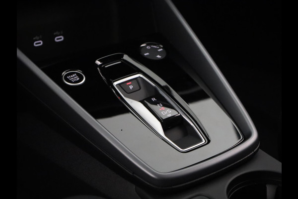 Audi A3 Sportback Pro Line 40 TFSI e 204 pk | Private lease vanaf € 717,- per maand | Afgevlakt sportstuur | Achteruitrijcamera | Dynamisch led verlichting |