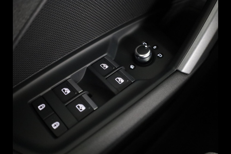 Audi A3 Sportback Pro Line 40 TFSI e 204 pk | Private lease vanaf € 717,- per maand | Afgevlakt sportstuur | Achteruitrijcamera | Dynamisch led verlichting |