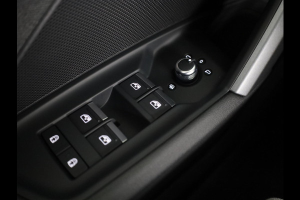 Audi A3 Sportback Pro Line 40 TFSI e 204 pk | Private lease vanaf € 717,- per maand | Afgevlakt sportstuur | Achteruitrijcamera | Dynamisch led verlichting |