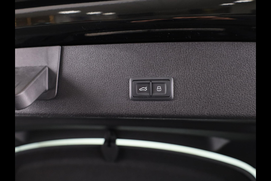 Audi Q8 Sportback e-tron 55 quattro S Edition 115 kWh 408pk | Panoramadak | Lederen bekleding | 22 inch Lichtmetalen velgen |