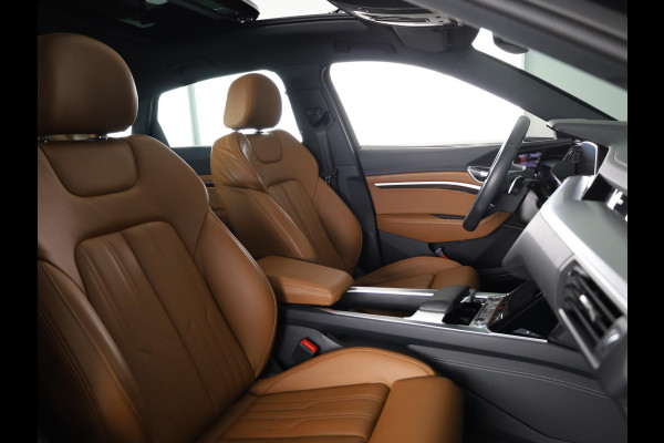 Audi Q8 Sportback e-tron 55 quattro S Edition 115 kWh 408pk | Panoramadak | Lederen bekleding | 22 inch Lichtmetalen velgen |