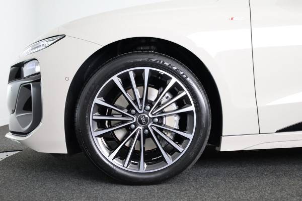 Audi A6 Avant e-tron Advanced edition 100 kWh 367pk | Private lease vanaf € 1.189,-  per maand | Tech Plus pakket | leder interieur | Optiek pakket zwart-glanzend | Privacy glass | 20 inch Lichtmetalen velgen