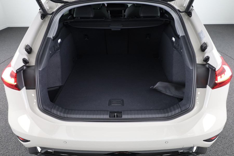 Audi A6 Avant e-tron Advanced edition 100 kWh 367pk | Private lease vanaf € 1.189,-  per maand | Tech Plus pakket | leder interieur | Optiek pakket zwart-glanzend | Privacy glass | 20 inch Lichtmetalen velgen