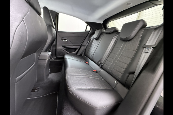 Opel Mokka-e 136PK Automaat Adap.Cruise Warmtepomp Leder 360°Camera Stoelverwarming Navi Android Auto Apple Carplay 50kWh SOH 87% Business El Ecc Privacy Glas Led Isofix DAB Bluetooth Lmv 17" Regen-Lichtsensor Lane Assist 1e Eigenaar Dealeronderhouden Origineel Nederlandse Auto