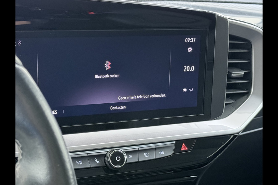 Opel Mokka-e 136PK Automaat Adap.Cruise Warmtepomp Leder 360°Camera Stoelverwarming Navi Android Auto Apple Carplay 50kWh SOH 87% Business El Ecc Privacy Glas Led Isofix DAB Bluetooth Lmv 17" Regen-Lichtsensor Lane Assist 1e Eigenaar Dealeronderhouden Origineel Nederlandse Auto