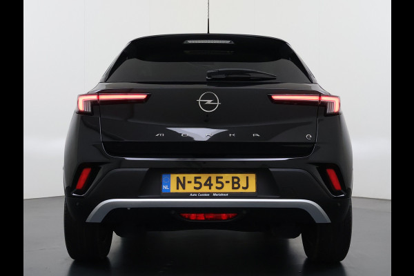 Opel Mokka-e 136PK Automaat Adap.Cruise Warmtepomp Leder 360°Camera Stoelverwarming Navi Android Auto Apple Carplay 50kWh SOH 87% Business El Ecc Privacy Glas Led Isofix DAB Bluetooth Lmv 17" Regen-Lichtsensor Lane Assist 1e Eigenaar Dealeronderhouden Origineel Nederlandse Auto