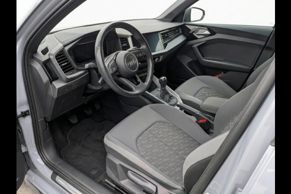 Audi A1 citycarver 25 TFSI epic 95pk | Komt begin november binnen | Lichtmetalen velgen 17" | Navigatie via App | Automatische airco | Stoelverwarming | Cruise control adaptief | LED koplampen | Sportstoelen