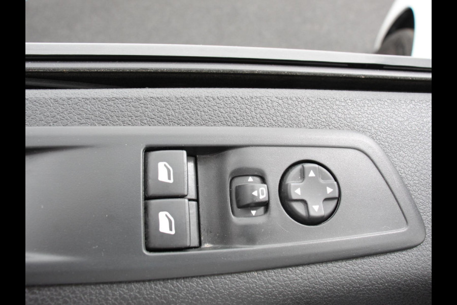 Toyota PROACE Electric Verso Luxury L2 8persoons PERSONENBUS 8p SOH 89% Navigatie Parkeersensoren Cruise Control Stoelverwarming Climate Control LM Velgen