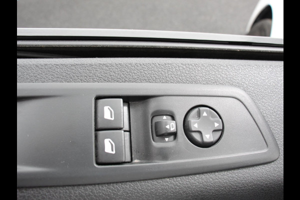 Toyota PROACE Electric Verso Luxury L2 8persoons PERSONENBUS 8p SOH 89% Navigatie Parkeersensoren Cruise Control Stoelverwarming Climate Control LM Velgen