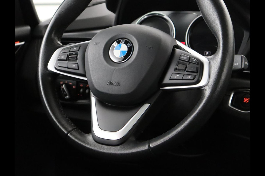 BMW 2 Serie Active Tourer 225xe iPerformance High Executive | SOH 80,7% | Panoramadak | Leder | Cruise control | Head-up | Stoelverwarming | Camera | Park assist | Climate control