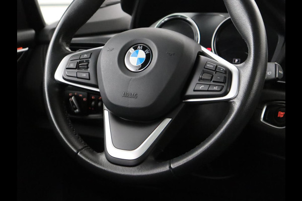 BMW 2 Serie Active Tourer 225xe iPerformance High Executive | SOH 80,7% | Panoramadak | Leder | Cruise control | Head-up | Stoelverwarming | Camera | Park assist | Climate control