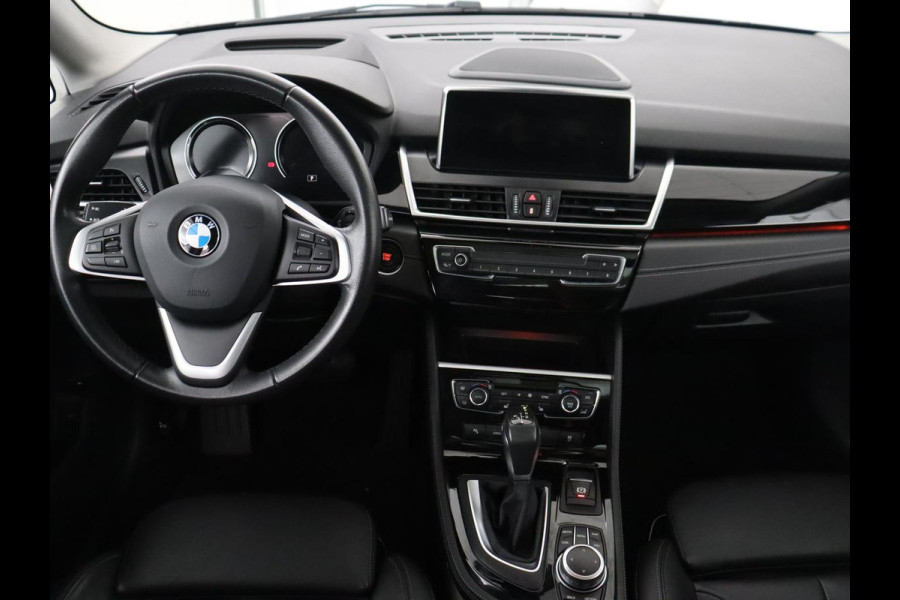 BMW 2 Serie Active Tourer 225xe iPerformance High Executive | SOH 80,7% | Panoramadak | Leder | Cruise control | Head-up | Stoelverwarming | Camera | Park assist | Climate control