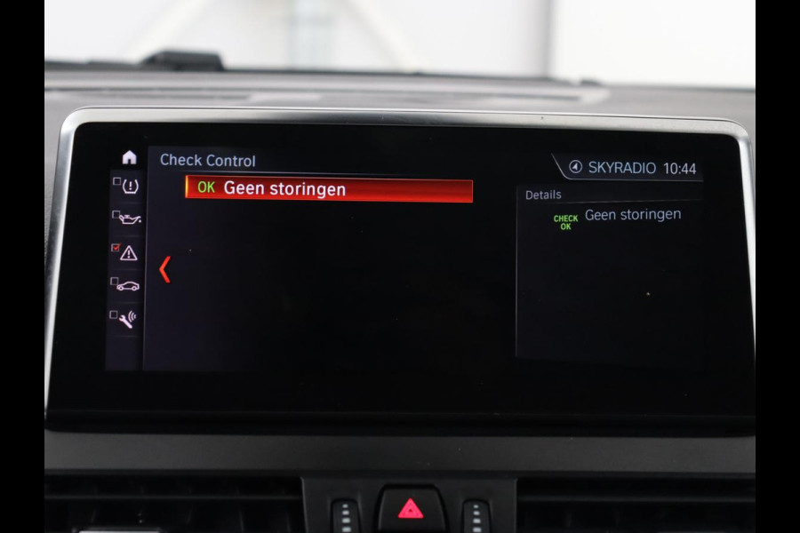 BMW 2 Serie Active Tourer 225xe iPerformance High Executive | SOH 80,7% | Panoramadak | Leder | Cruise control | Head-up | Stoelverwarming | Camera | Park assist | Climate control