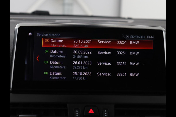 BMW 2 Serie Active Tourer 225xe iPerformance High Executive | SOH 80,7% | Panoramadak | Leder | Cruise control | Head-up | Stoelverwarming | Camera | Park assist | Climate control