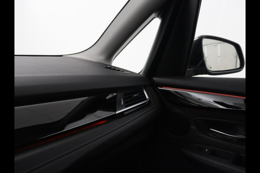 BMW 2 Serie Active Tourer 225xe iPerformance High Executive | SOH 80,7% | Panoramadak | Leder | Cruise control | Head-up | Stoelverwarming | Camera | Park assist | Climate control