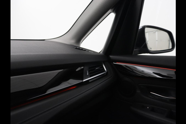BMW 2 Serie Active Tourer 225xe iPerformance High Executive | SOH 80,7% | Panoramadak | Leder | Cruise control | Head-up | Stoelverwarming | Camera | Park assist | Climate control