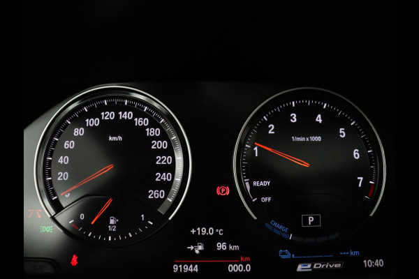 BMW 2 Serie Active Tourer 225xe iPerformance High Executive | SOH 80,7% | Panoramadak | Leder | Cruise control | Head-up | Stoelverwarming | Camera | Park assist | Climate control