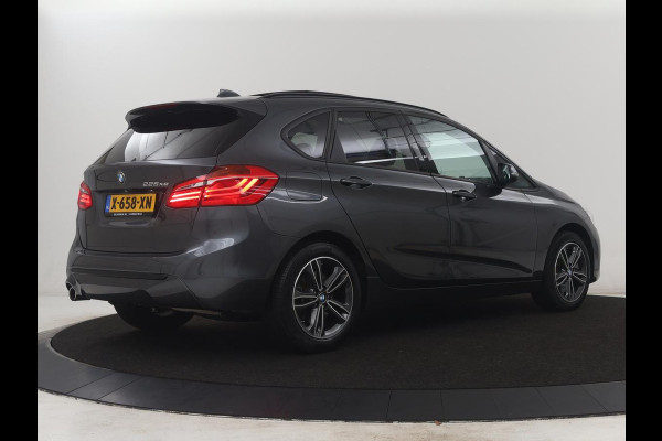 BMW 2 Serie Active Tourer 225xe iPerformance High Executive | SOH 80,7% | Panoramadak | Leder | Cruise control | Head-up | Stoelverwarming | Camera | Park assist | Climate control