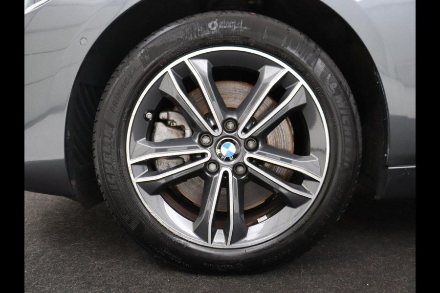 BMW 2 Serie Active Tourer 225xe iPerformance High Executive | SOH 80,7% | Panoramadak | Leder | Cruise control | Head-up | Stoelverwarming | Camera | Park assist | Climate control