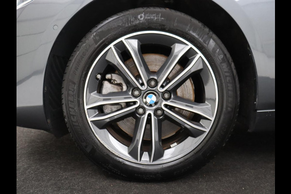 BMW 2 Serie Active Tourer 225xe iPerformance High Executive | SOH 80,7% | Panoramadak | Leder | Cruise control | Head-up | Stoelverwarming | Camera | Park assist | Climate control