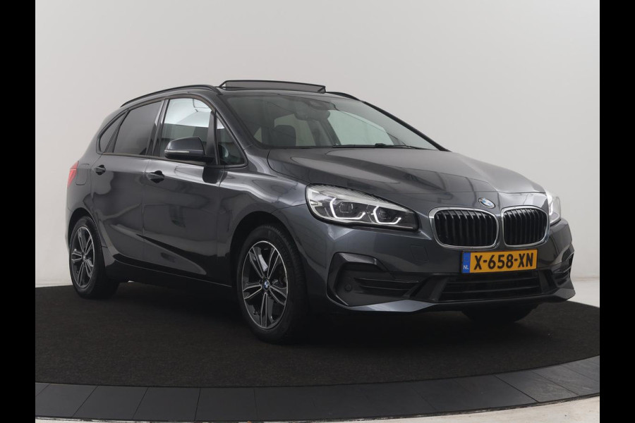 BMW 2 Serie Active Tourer 225xe iPerformance High Executive | SOH 80,7% | Panoramadak | Leder | Cruise control | Head-up | Stoelverwarming | Camera | Park assist | Climate control