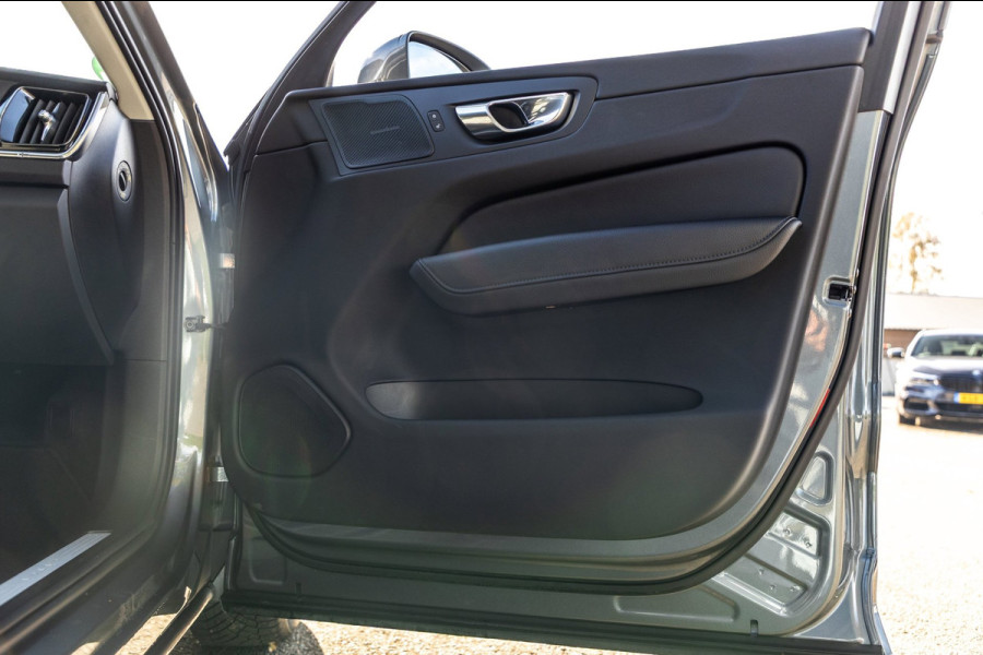 Volvo XC60 2.0 T5 AWD Inscription I Camera I trekhaak I Autopilot I Blits I