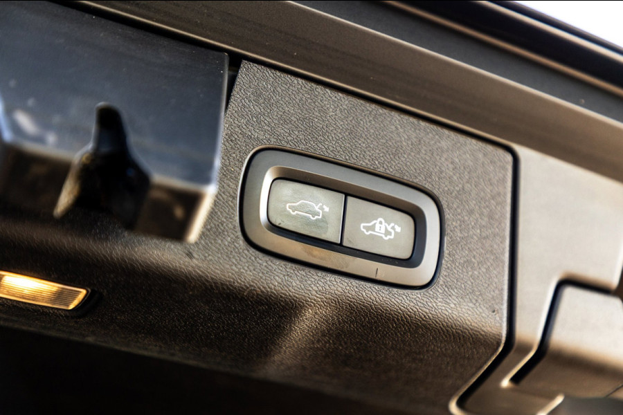Volvo XC60 2.0 T5 AWD Inscription I Camera I trekhaak I Autopilot I Blits I